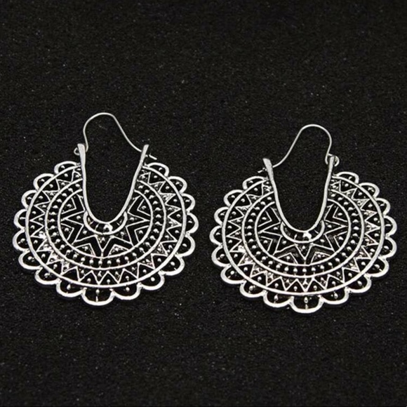 3/$30 Silver Hollow Out Statement Earrings - Picture 7 of 10